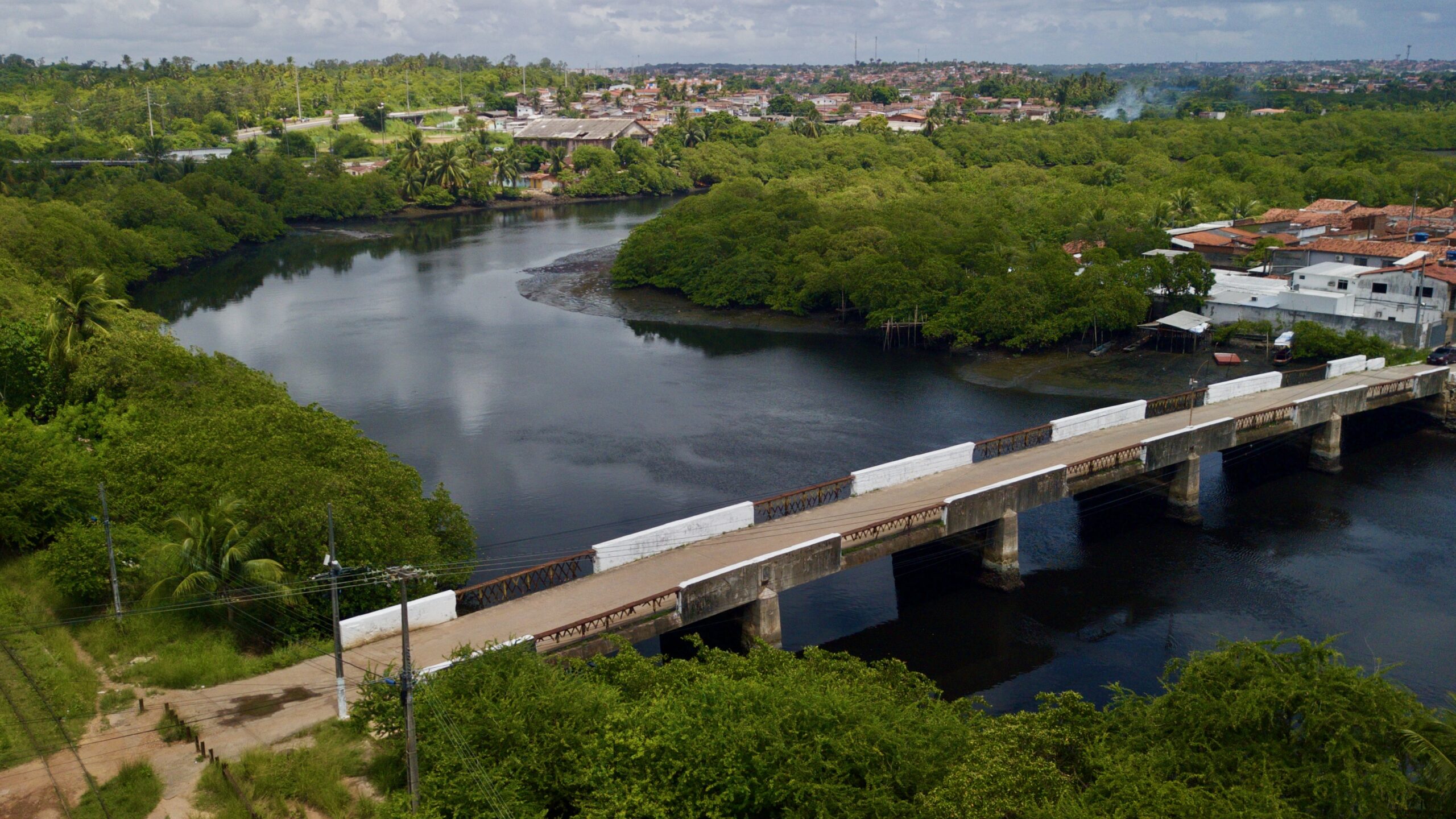 Asas sobre o Rio Sanhauá