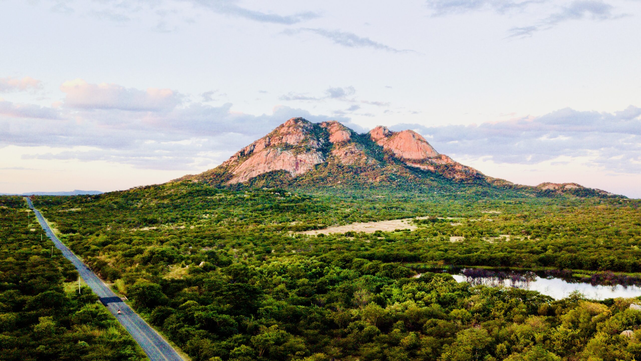 Lá no pé da Serra do Mulungu