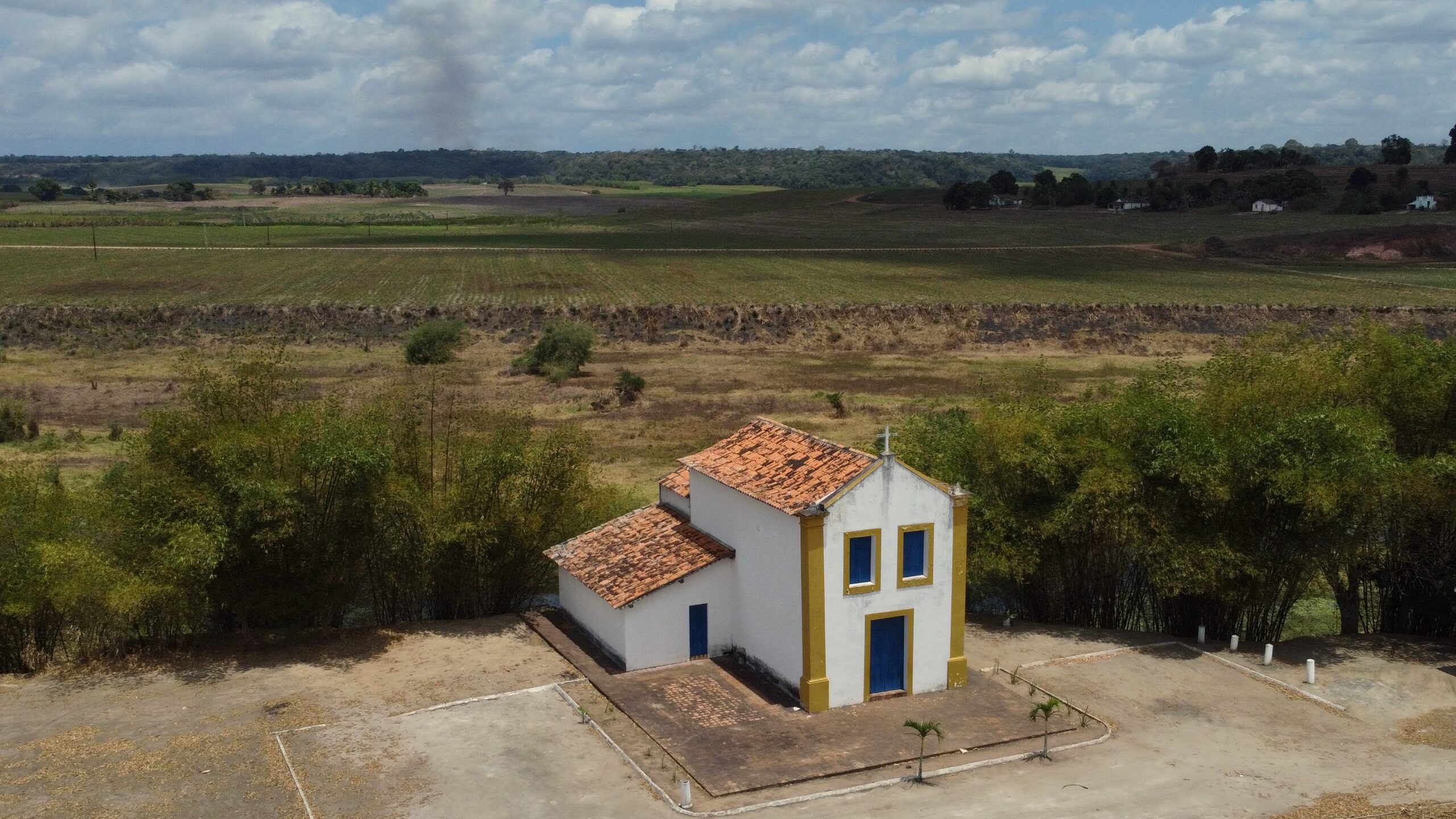 Cruz do Espírito Santo: Herança Histórica e Tradições de Resiliência