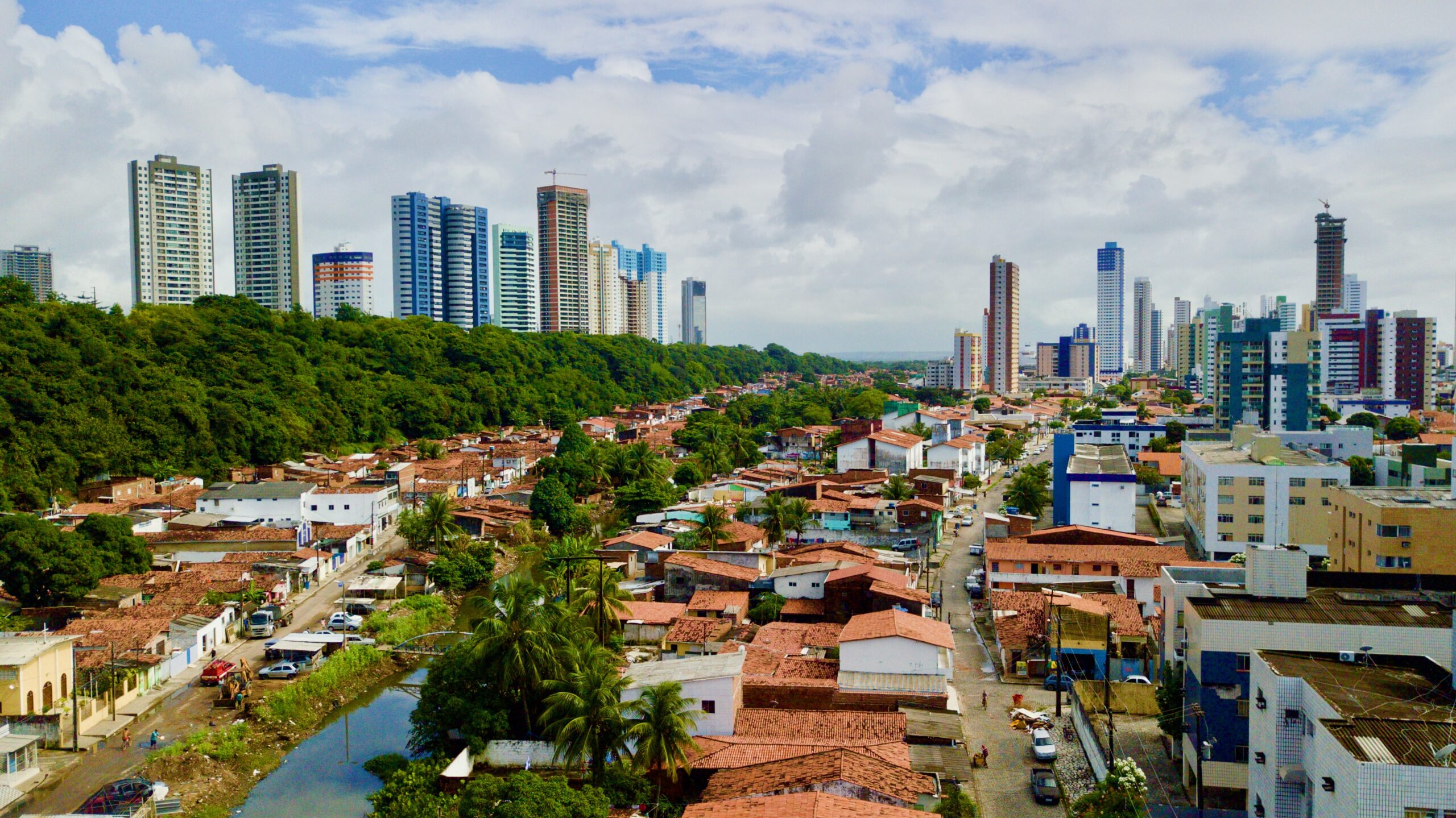 Um retrato de escolhas: o peso do ajuste fiscal no Brasil