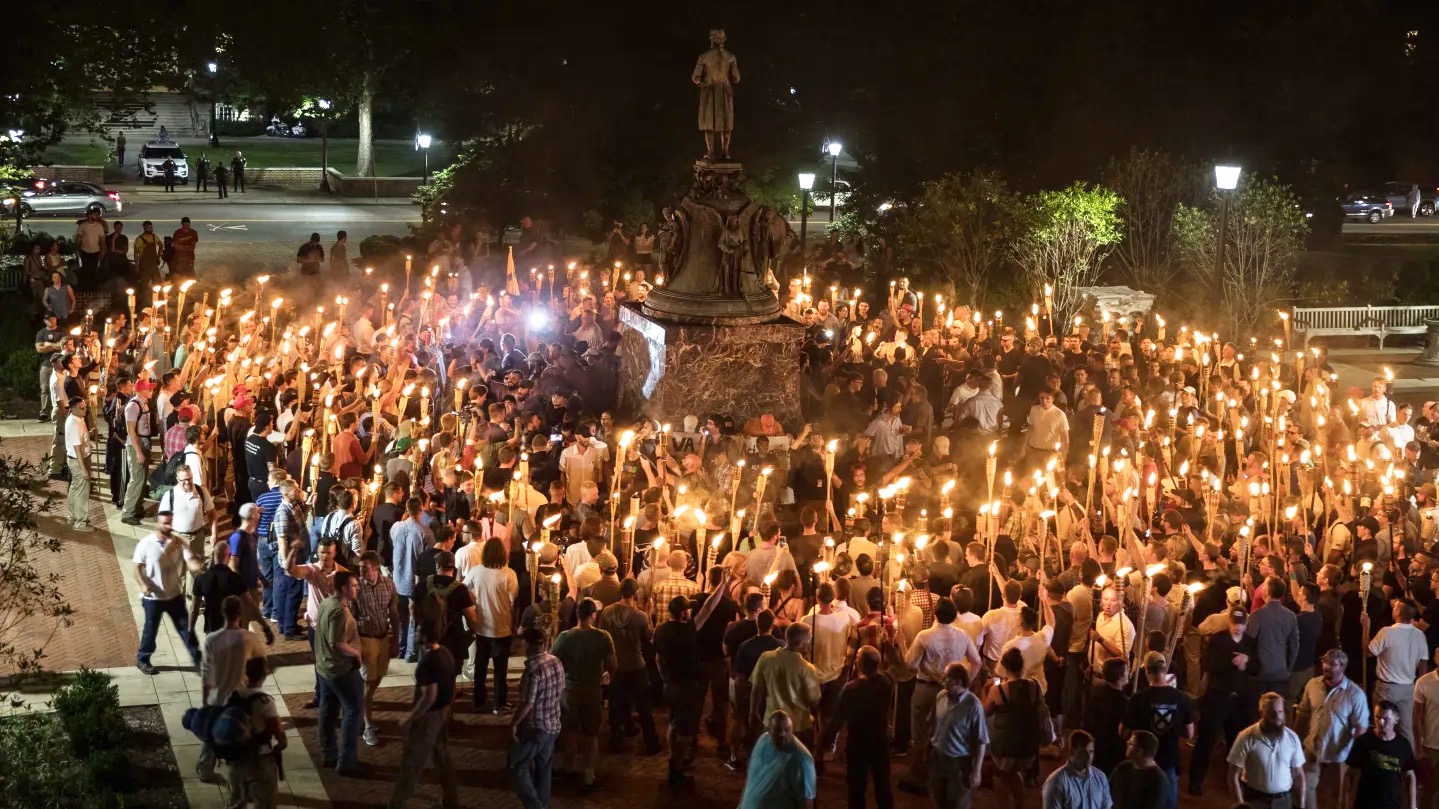 Como Hitler Enterrou a Democracia Alemã: Um Aviso Que Ecoa no Tempo