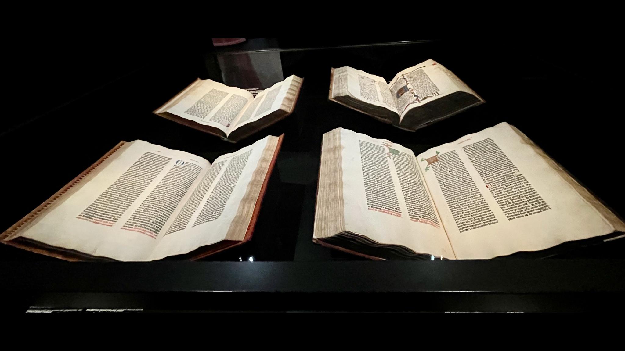 Entre Gutenberg e a Inteligência Artificial: Ecos de Uma Revolução