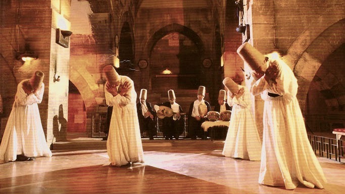 Raposas e Dervixes: o Sonho que Dança na Capadócia