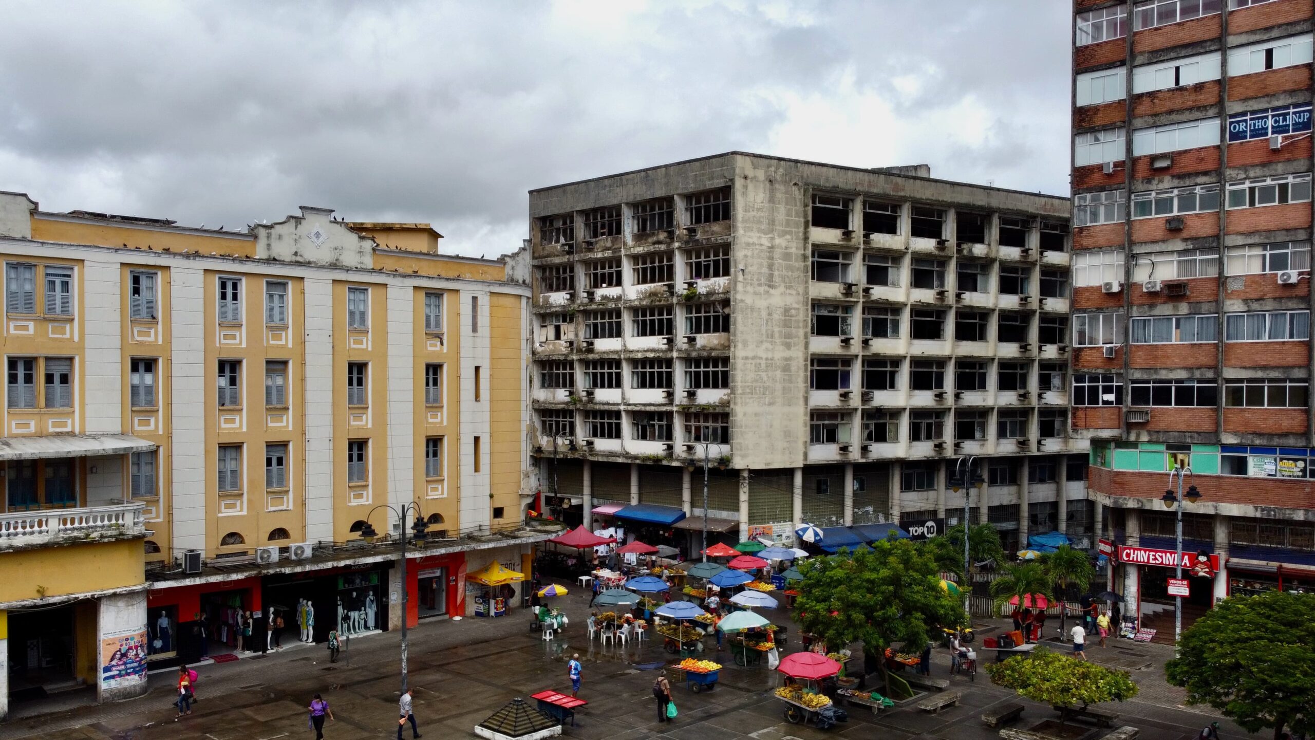 O lento apagamento do Ponto de Cem Réis